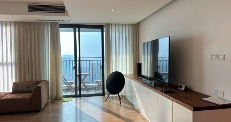 gen h z6835626023382 0b3eecf8e168e4a95fc302d6a97c533e 810x430 - Bán Rivera Point Block T3 Tầng 31 dt 188m 3 phòng giá 13 tỷ 700