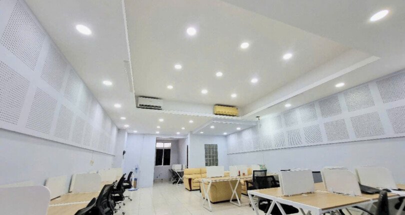 gen h z6849937303193 4c4aa4d6fa3852f0cd17ff3245ef9a78 810x430 - Cho thuê văn phòng làm việc tại Phú Mỹ Hưng. DT sàn 100m2 Có toilet riêng, Đã set up sẵn vào làm việc ngay. Giá 17 Triệu/Tháng