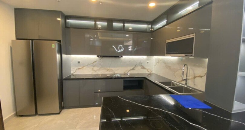 khong gian bep rong rai 1 810x430 - Bán gấp căn hộ 3pn căn góc lầu cao Tháp A chung cư The Peak Phú Mỹ Hưng giá 14,5 tỷ