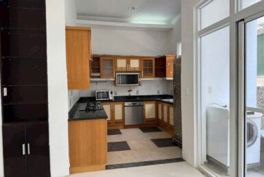 khong-gian-bep-rong-rai