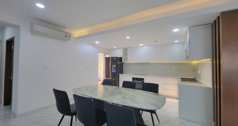 khong gian phong an va bep 810x430 - Giá mua bán căn hộ 3pn - 135m2 Tháp N chung cư Happy Valley T7/2025