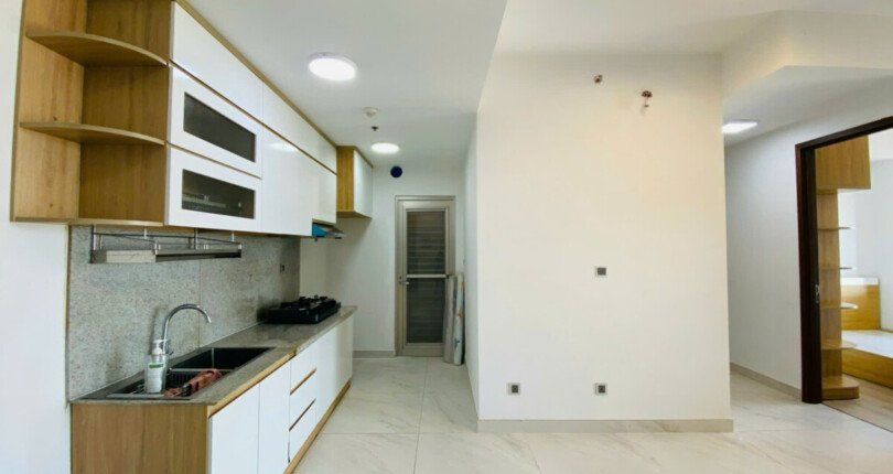 khong gian phong bep 5 810x430 - Giá mua bán căn hộ 2pn tháp D chung cư The Signature m7 Phú Mỹ Hưng T7/2025