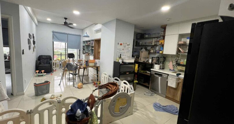 khong gian phong khach can ho ban 2 810x430 - Giá mua bán căn hộ 2pn view sông chung cư Saigon South Nhà Bè T7/2025