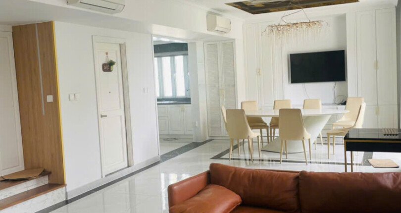khong gian phong khach penthouse ban 1 810x430 - Giá mua bán căn hộ Penthouse 4 phòng ngủ chung cư Sky Garden 3 T8/2025