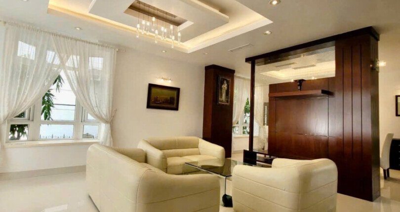 khong gian phong khach sang trong 810x430 - Giá cho thuê nhà nguyên căn Khu biệt thự Phú Gia Phú Mỹ Hưng T7/2025
