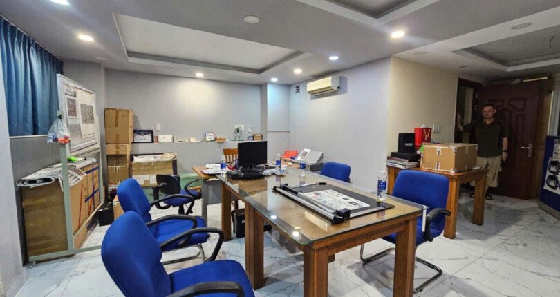 khong gian phong lam viec tang tret 810x430 - Giá mua bán toàn nhà chdv có thang máy 15p Đường số 49 phường Tân Hưng HCM T7/2025