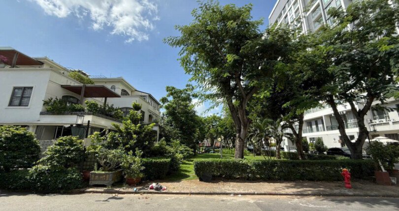 nha biet thu ban lien cong vien noi khu my thai 2a 810x430 - Giá mua bán nhà Biệt thự nguyên căn số 38 Mỹ Thái 2A Phú Mỹ Hưng T7/2025