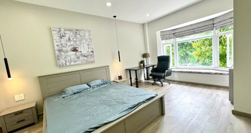 nha cho thue co 3pn rong rai sang trong 810x430 - Giá cho thuê nhà Biệt thự nguyên căn 3pn Nội khu Phú Mỹ Hưng T7/2025
