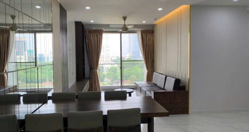phong khach can ho ban 16 810x430 - Giá mua bán căn hộ 3pn view sông chung cư Midtown m5 The Grande T7/2025