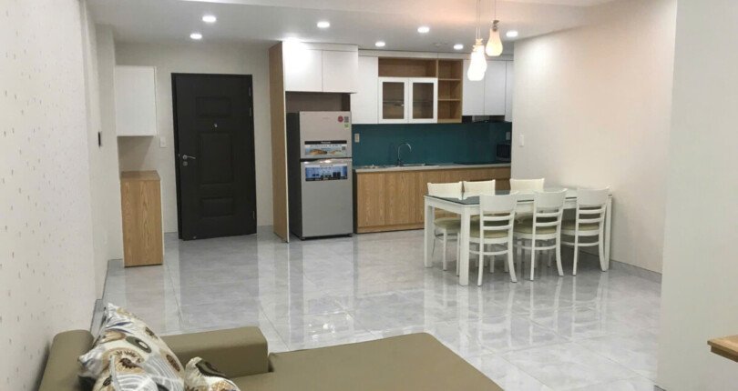 phong khach can ho ban 21 810x430 - Bán căn hộ chung cư Scenic Valley 1, blook F , view hồ bơi, 89m2, giá 7.150 tỷ, nhà đang có hợp đồng thuê.