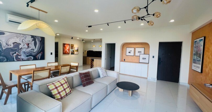 phong khach can ho ban 28 810x430 - Chủ nhà thân , gửi bán gấp căn hộ chuung cư Grand View, 118m2, giá 10.8 tỷ, đầy đủ nội thất.