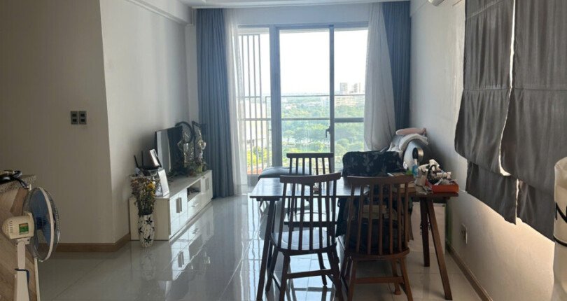 phong khach can ho ban 52 810x430 - Giá mua bán căn hộ 3pn tháp B chung cư Scenic Valley 2 T8/2025