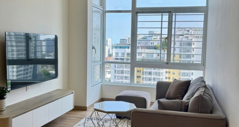 phong khach can ho ban 54 810x430 - Bán căn hộ diện tích 70,12m2 chung cư Sky Garden 3, tầng cao, 03pn, giá 5.5 tỷ, nhà đang có hợp đồng thuê 23tr/tháng.