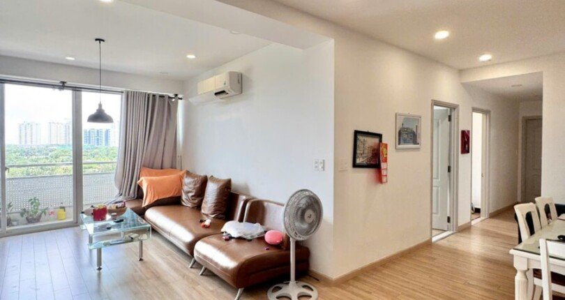 phong khach can ho ban 69 810x430 - Mua bán căn hộ 3pn Tháp C chung cư Grand view vòng cung giá 16 tỷ