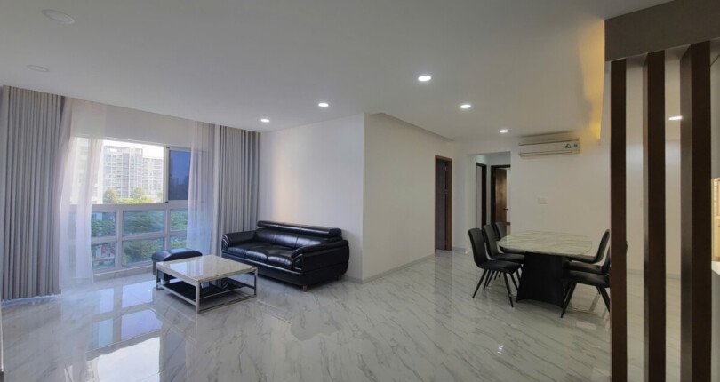 phong khach can ho ban rong rai 810x430 - Giá mua bán căn hộ 3pn - 135m2 Tháp N chung cư Happy Valley T7/2025