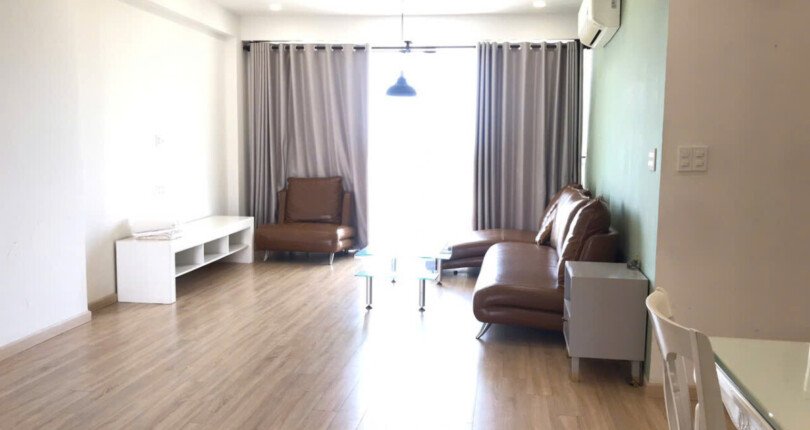 phong khach can ho can ban 1 810x430 - Bán căn hộ chung cư Grand View C, diện tích 158m2, giá 15.8 tỷ, nhà đang có hợp đồng thuê lâu dài.