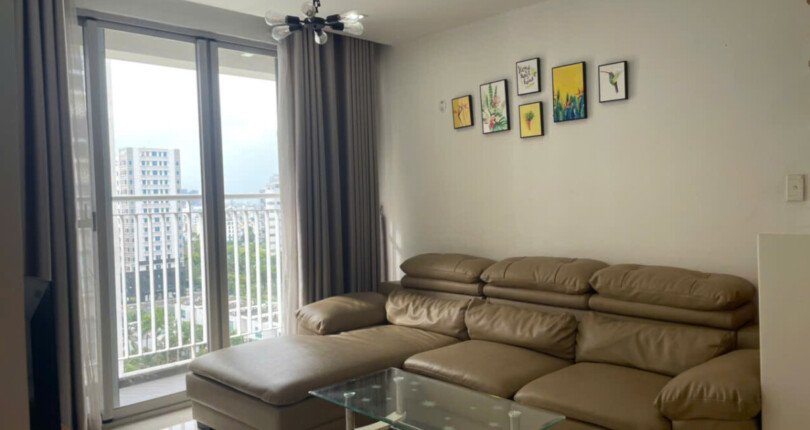phong khach can ho can ban 6 810x430 - Bán căn hộ chung cư Scenic Valley 1, 70m2, giá 6.050 tỷ, đầy đủ nội thất , xem nhà dễ.