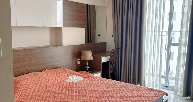 phong ngu can ho ban 22 810x430 - Bán căn hộ 117m2, chhung cư Scenic Valley 1, 02pn, giá 9.4 tỷ ,đầy đủ nội thất + 01 ô đậu xe ô tô.