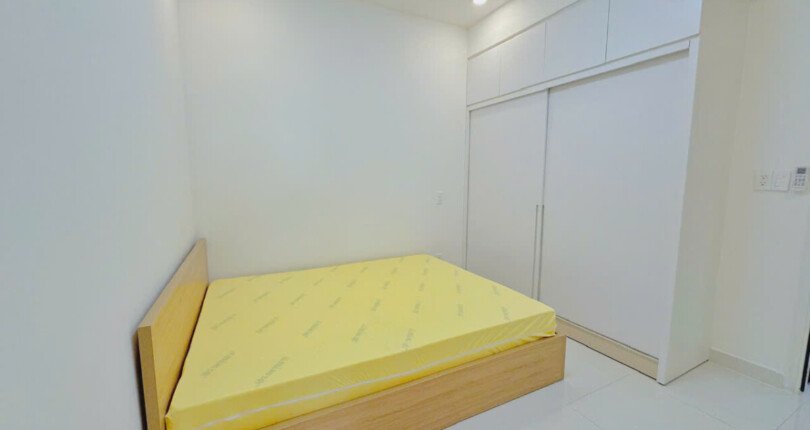 phong ngu can ho ban 46 810x430 - Bán căn hộ 80m2, chung cư Scenic Valley 1, 02pn, nhà đẹp, giá 7 tỷ, nhà đang có hợp đồng thuê.