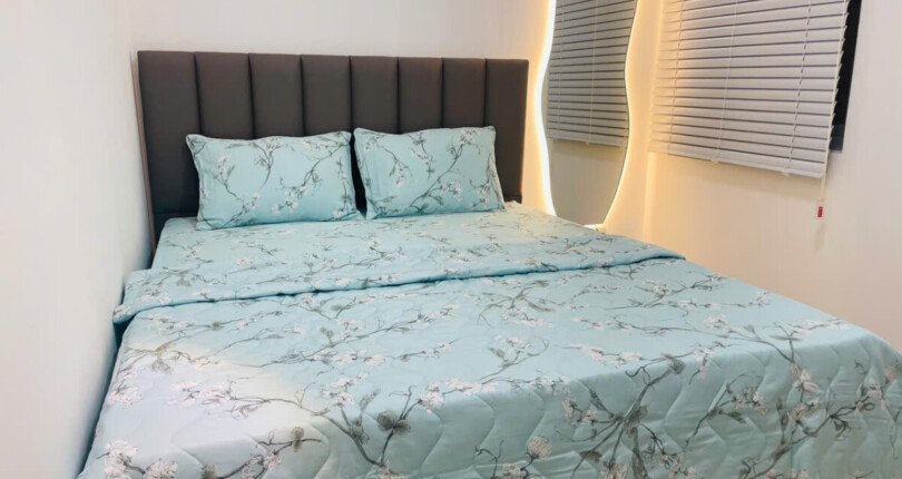 phong ngu can ho ban 49 810x430 - Chủ cần bán gấp căn hộ chung cư Sky Garden 2, diện tích 71m2, giá 4.5 tỷ, đầy đủ nội thất, nhà đang có hợp đồng thuê.
