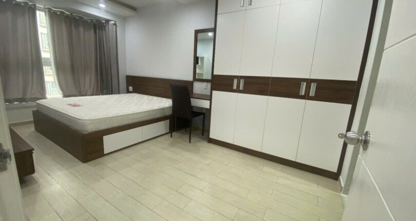 phong ngu can ho ban 52 810x430 - Bán căn hộ 89m2, chung cư Scenic Valley 1, giá 7.5 tỷ, nhà đẹp, đang có hợp đồng thuê cao.