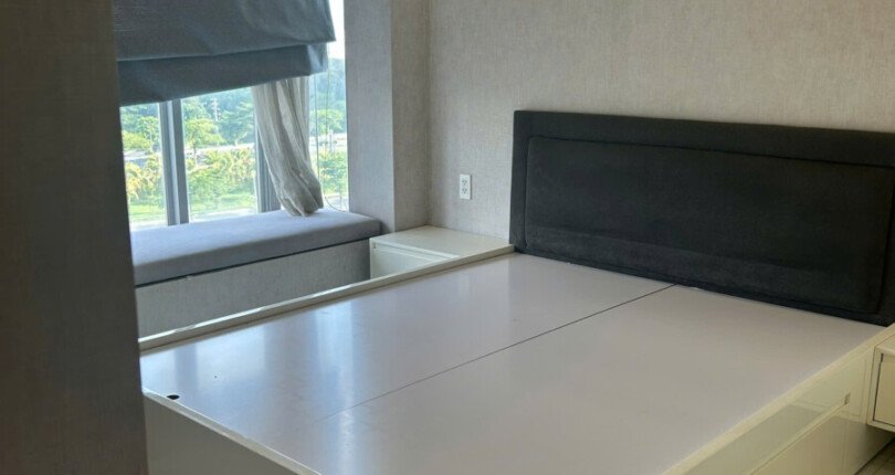 phong ngu can ho can ban 11 810x430 - Cần bán căn hộ chung cư Scenic Valley 1, 77m2, giá 6.350 tỷ + 01 ô đậu xe ô tô, nhà đang trống