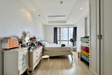 phong ngu can ho can ban 15 385x258 - Bán căn hộ chung cư Hưng Phúc, 97m2, 03pn, giá 8.2 tỷ, nhà đẹp, nội thất căn hộ đầy đủ.