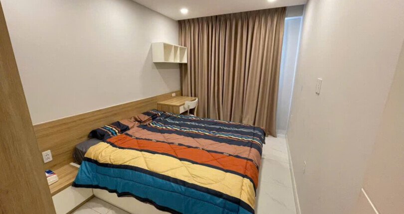 phong ngu can ho can ban 25 810x430 - Bán nhanh căn hộ chung cư Scenic Valley 1, diện tích 101m2, tầng cao, giá 8.3 tỷ, đầy đủ nội thất.