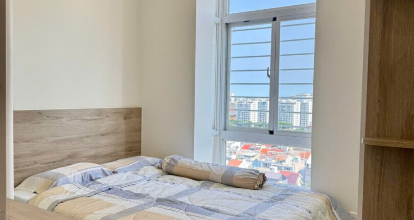 phong ngu can ho can ban 28 810x430 - Bán căn hộ diện tích 70,12m2 chung cư Sky Garden 3, tầng cao, 03pn, giá 5.5 tỷ, nhà đang có hợp đồng thuê 23tr/tháng.