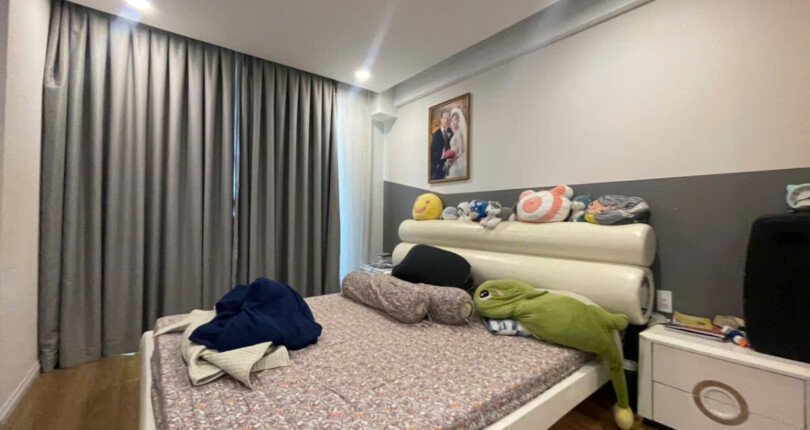 phong ngu can ho can ban 29 810x430 - Bán căn hộ chung cư Scenic Valley 1, diện tích 133m2, giá 12 tỷ, nhà đẹp, nội thất đầy đủ.