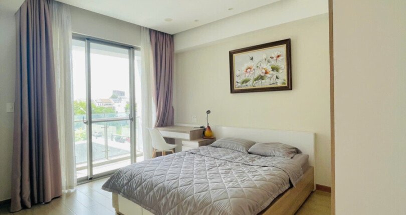 phong ngu can ho can ban gap 1 810x430 - Bán căn hộ 02pn, chung cư Hưng Phúc, 78m2, giá 6.5 tỷ, nhà đẹp, đầy đủ nội thất.