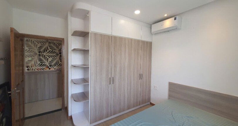 phong ngu can ho can ho can ban 810x430 - Bán căn hộ 02pn, chung cư Hưng Phúc, 78m2, giá 6.5 tỷ, nhà đẹp, đầy đủ nội thất.