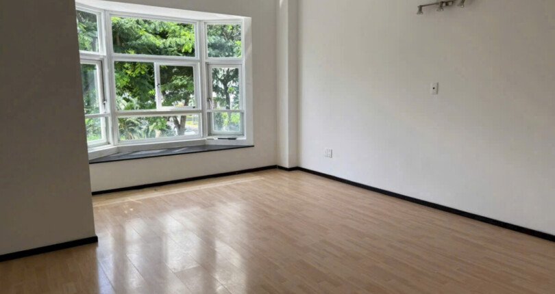 phong ngu master 1 810x430 - Giá mua bán nhà Biệt thự nguyên căn số 38 Mỹ Thái 2A Phú Mỹ Hưng T7/2025