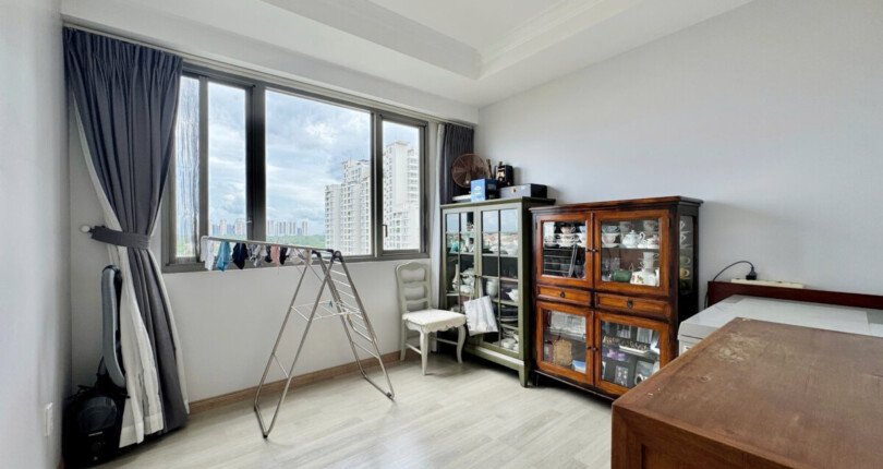 phong ngu nho can ho ban 1 810x430 - Bán căn hộ chung cư Hưng Phúc, 97m2, 03pn, giá 8.2 tỷ, nhà đẹp, nội thất căn hộ đầy đủ.