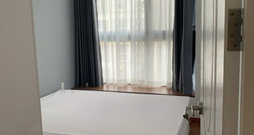phong ngu nho thu 2 trong can ho ban 810x430 - Giá mua bán căn hộ 2pn tòa F chung cư Scenic Valley 1 T7/2025