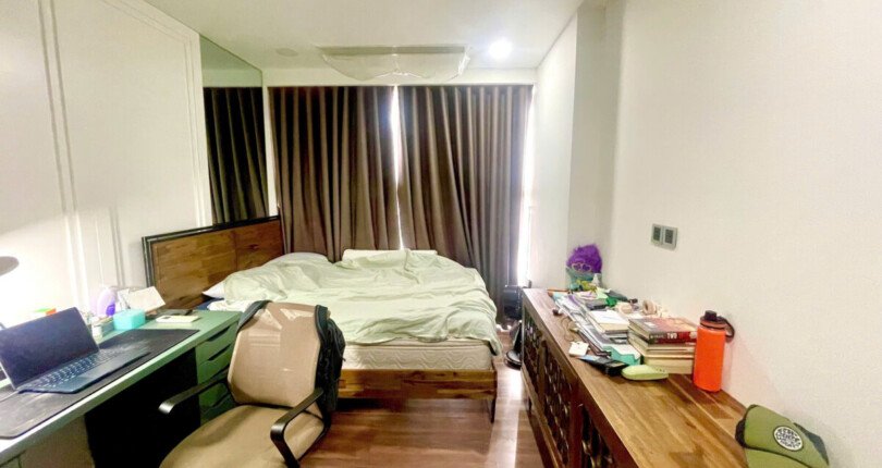 phong ngu thu 2 810x430 - Giá mua bán căn hộ 2pn Tháp E chung cư Midtown Phú Mỹ Hưng T8/2025