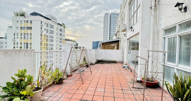 san vuong tang 1 810x430 - Giá mua bán Penthouse tháp 3b chung cư Sky Garden 2 phường Tân Hưng T7/2025