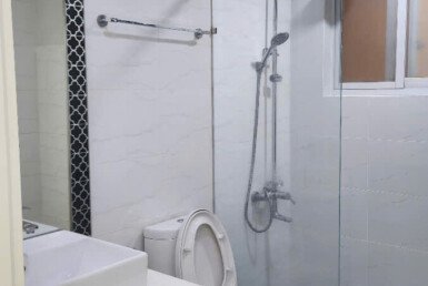 toilet-can-ho-cho-thue-day-du-thiet-bi