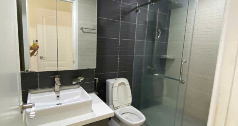 tollet can ho ban 2 810x430 - Một căn duy nhất diện tích 118m2, chung cư Scenic Valley 1, giá 9.350 tỷ, 03pn, quá rẻ cho 1 căn hộ cao cấp