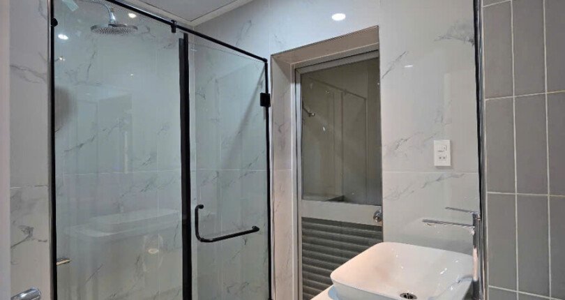 tollet can ho ban 20 810x430 - Bán căn hộ chung cư Sky Garden 1, 71m2, 02pn, giá 4.890 tỷ, nhà mới 100%, nội thất đầy đủ.
