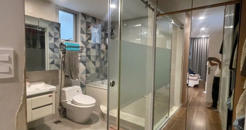 tollet can ho can ban 4 810x430 - Bán căn hộ chung cư Scenic Valley 1, diện tích 133m2, giá 12 tỷ, nhà đẹp, nội thất đầy đủ.