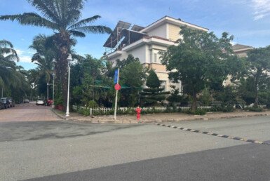vi-tri-biet-thu-goc-hai-mat-duong-lien-ke-cong-vao-kdc