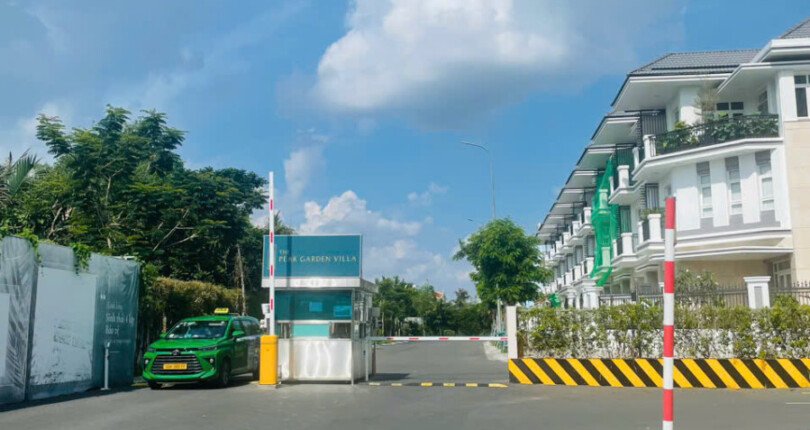 vi tri nha biet thu cho thue ngay cong vao kdc 810x430 - Giá cho thuê nhà Biệt thự nguyên căn mặt Đường số 6 Khu dân cư The Peak Garden T7/2025