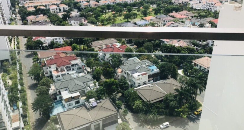 view ban cong phong ngu 810x430 - Giá mua bán căn hộ 3pn Tháp C chung cư Riverside Residence T7/2025