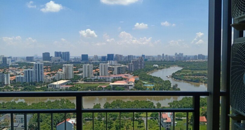 view can ho cho thue 810x430 - Cho thuê căn hộ 02pn, view sông chung cư Saigon South, nhà đẹp, giá 17tr/tháng.