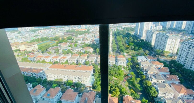 view cua so phong ngu can ho ban 810x430 - Giá mua bán căn hộ 2pn tháp D chung cư The Signature m7 Phú Mỹ Hưng T7/2025