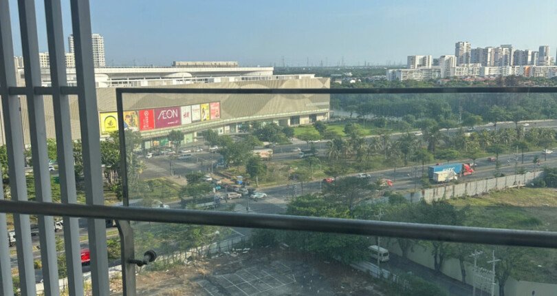 view phong khach can ho ban 3 810x430 - Giá mua bán căn hộ 3pn tháp B chung cư Scenic Valley 2 T8/2025