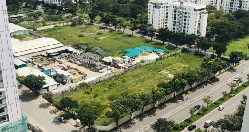 view phong khach lien ke duong nguyen luong bang 810x430 - Giá mua bán căn hộ 3pn Tháp C chung cư Riverside Residence T7/2025