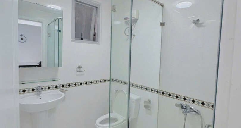 wc can ho ban 2 810x430 - Bán căn hộ 80m2, chung cư Scenic Valley 1, 02pn, nhà đẹp, giá 7 tỷ, nhà đang có hợp đồng thuê.