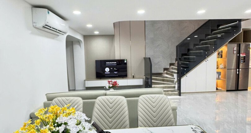 ban can diplex sky garden 1 1 810x430 - Bán căn hộ Duplex Sky Garden 1. DT 120m2 Thiết kế 3 Phòng-2wc- Tone hiện đại- tận dụng tối đa không gian-Giá chỉ 6.990 Tỷ
